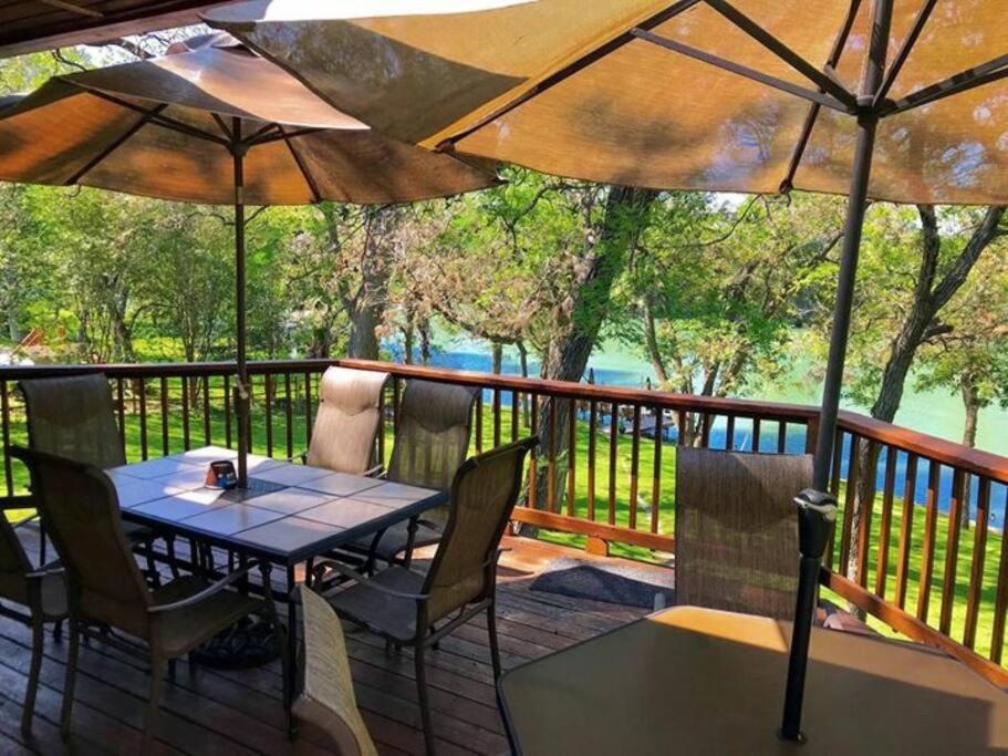 The River Haven - Sleeps 32 - On Guadalupe River Seguin Exterior photo