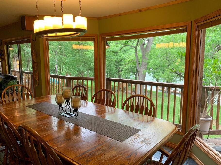 The River Haven - Sleeps 32 - On Guadalupe River Seguin Exterior photo
