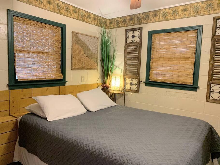 The River Haven - Sleeps 32 - On Guadalupe River Seguin Exterior photo